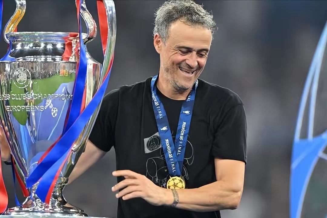 今晨罗马调整名单以备意大利杯,回应争议环节打磨,态度坚定,年轻球员得到机会的简单介绍 今晨罗马调整名单以备意大利杯,回应争议环节打磨,态度坚定,年轻球员得到机会的简单介绍